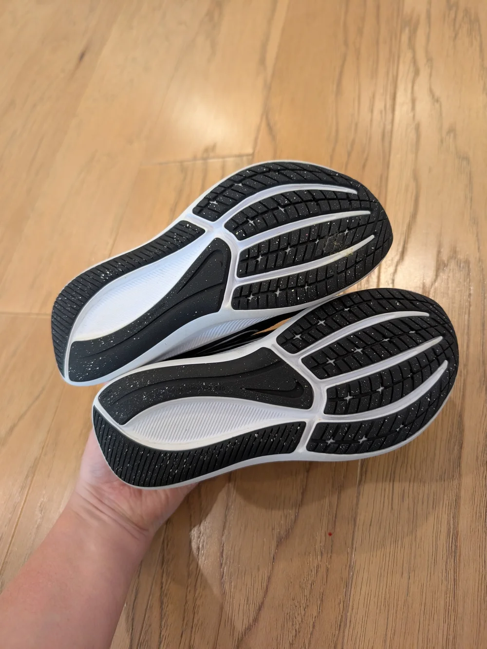 Nike Star Runner 2 Kids Black and White Hook-and-Loop Athletic Sneakers